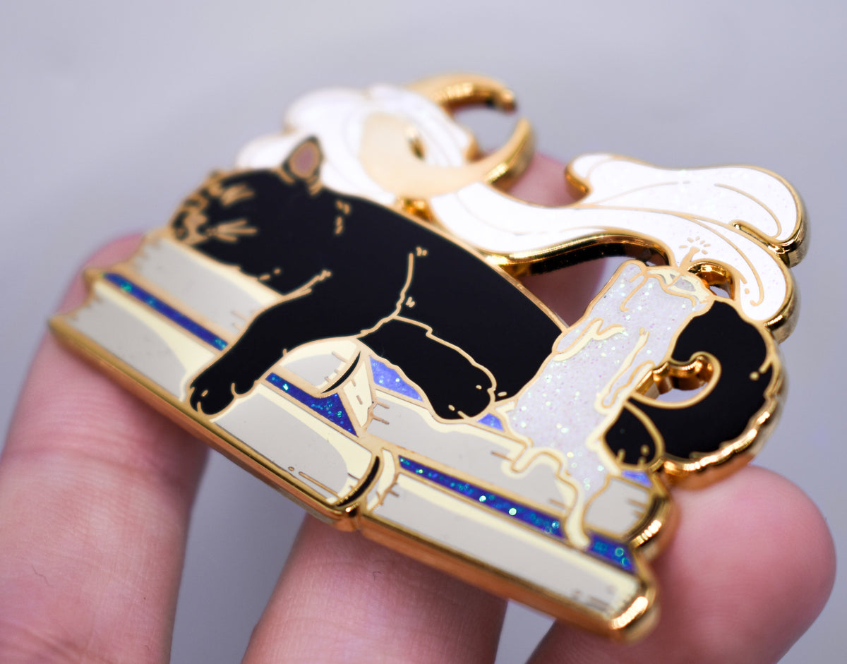 Magic Cat Pin Sleeping Magical Cat-Enamel Pin – The Sylvan Smith